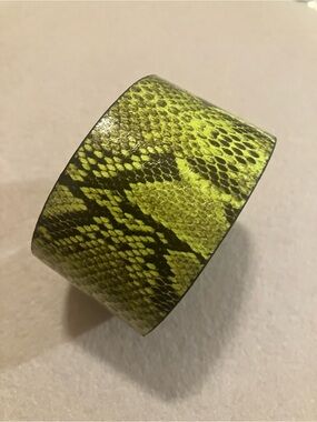 Python print green snap bracelet